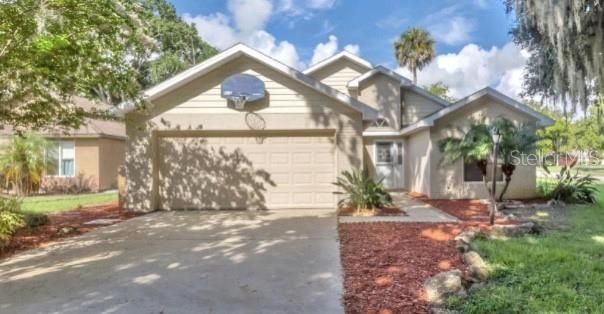 Recently Sold: $265,000 (3 beds, 2 baths, 1352 Square Feet)