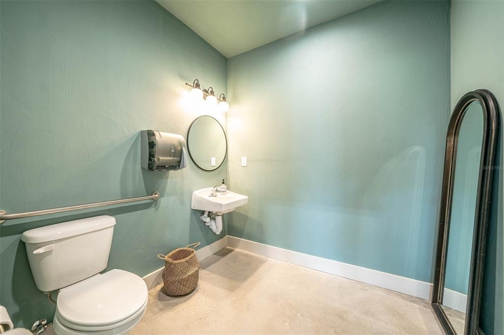 Recently Sold: $625,000 (2 beds, 1 baths, 3200 Square Feet)