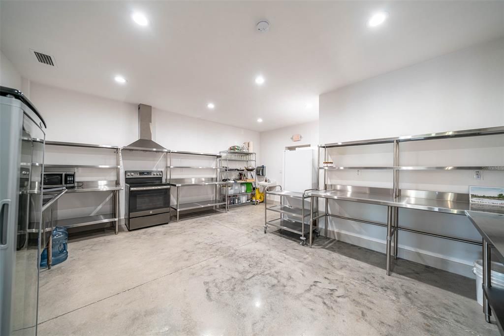 Recently Sold: $625,000 (2 beds, 1 baths, 3200 Square Feet)