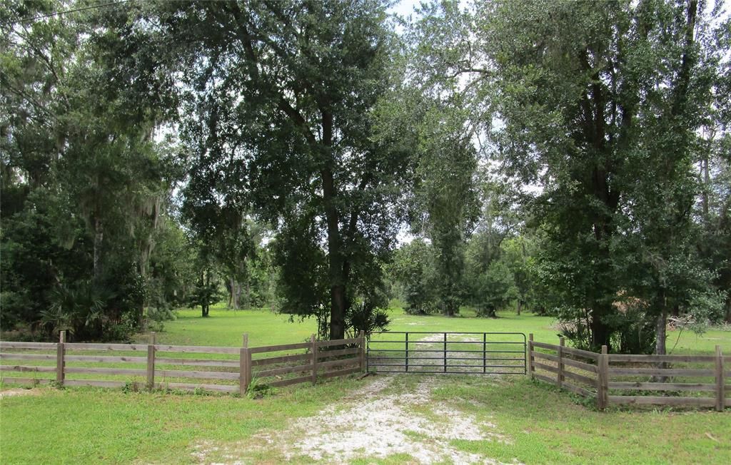 Vendido Recientemente: $150,000 (5.00 acres)