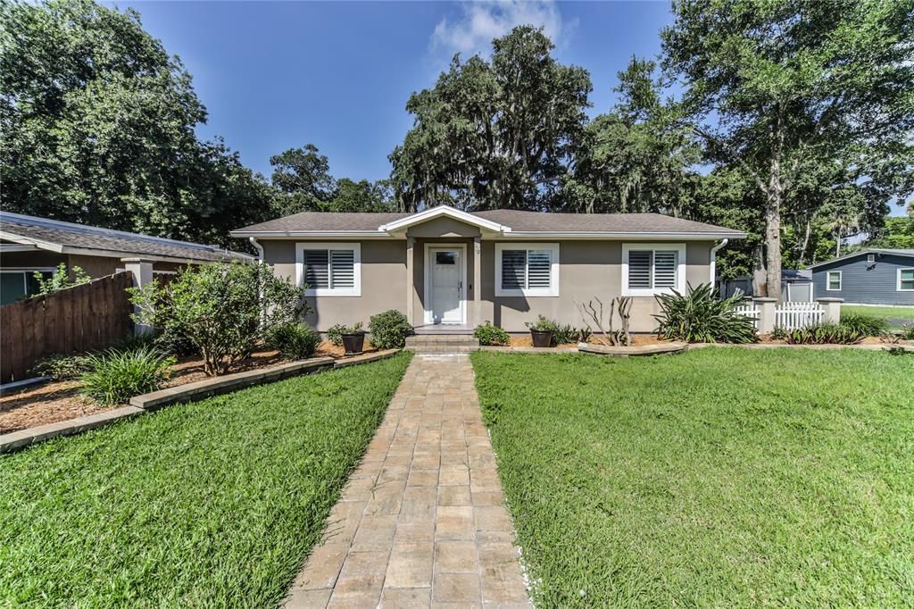 Recently Rented: $2,700 (2 beds, 2 baths, 1556 Square Feet)