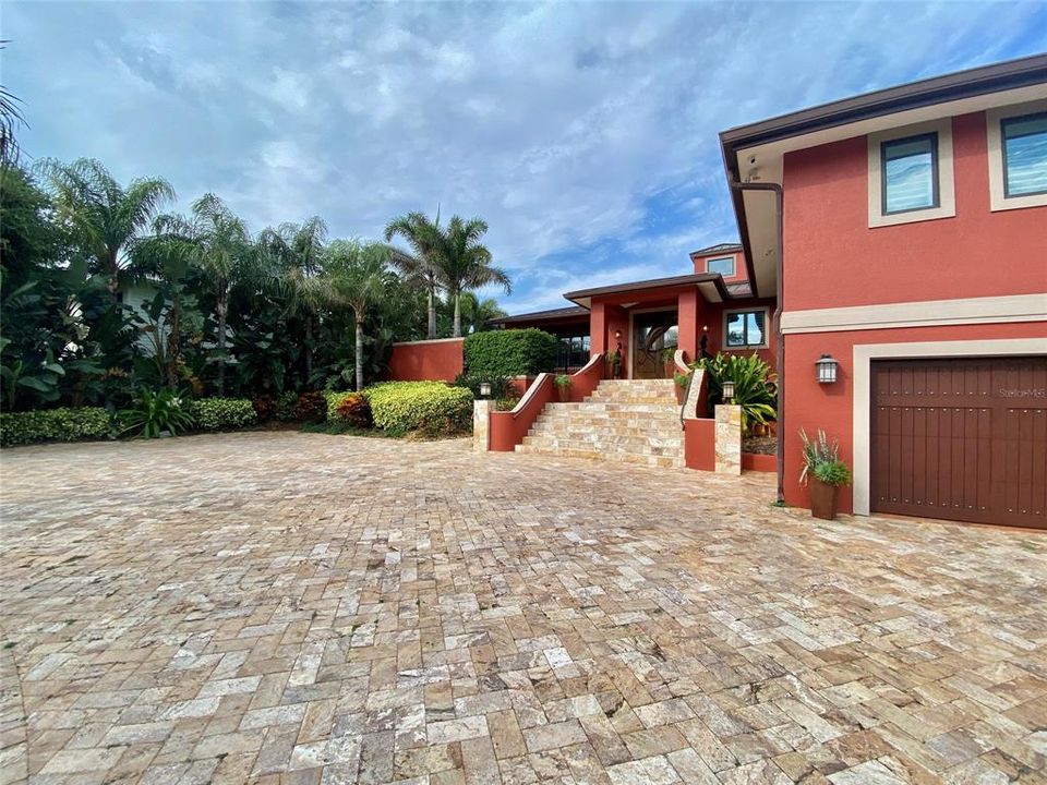 Recently Sold: $4,100,000 (5 beds, 5 baths, 7439 Square Feet)