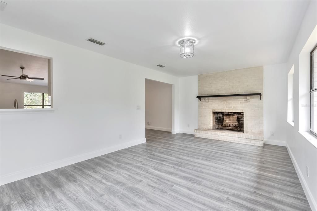 Recently Sold: $589,000 (3 beds, 2 baths, 1860 Square Feet)