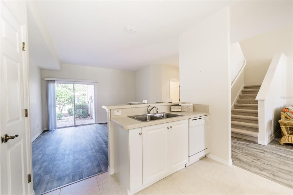 Recently Sold: $275,000 (2 beds, 2 baths, 1834 Square Feet)