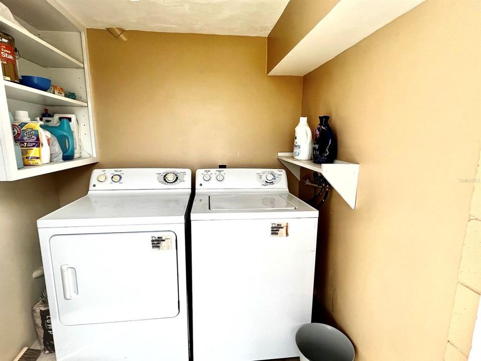 For Rent: $2,800 (2 beds, 1 baths, 1200 Square Feet)