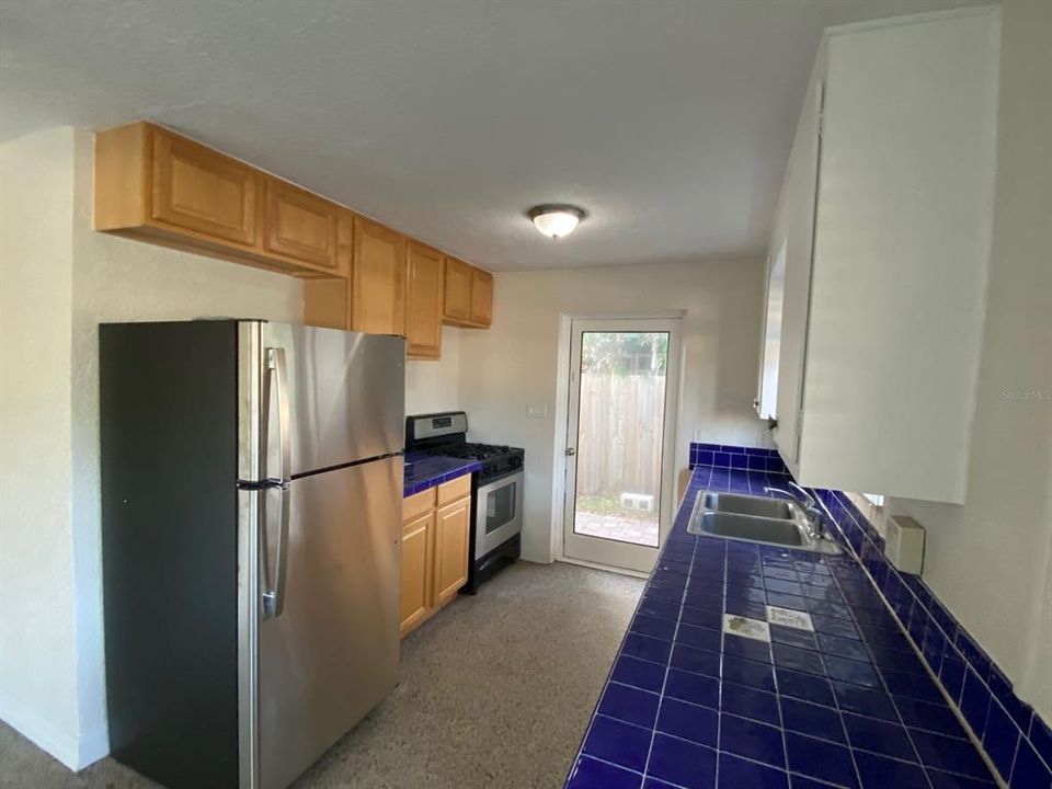 Recently Rented: $2,300 (3 beds, 2 baths, 1512 Square Feet)