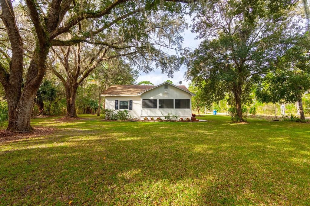Vendido Recientemente: $379,999 (2 camas, 1 baños, 1096 Pies cuadrados)