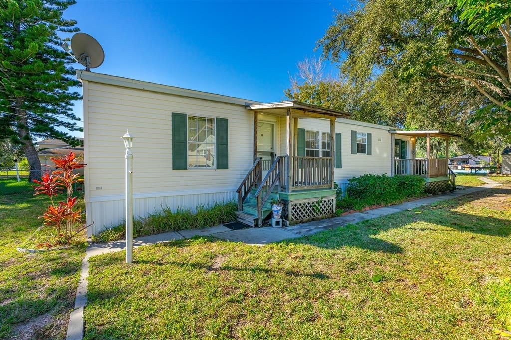 Recently Sold: $299,900 (3 beds, 2 baths, 1296 Square Feet)