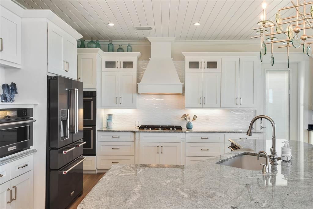 Gorgeous Kitchen w/ Chef Quality Appliances