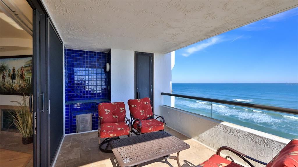 Recently Sold: $1,800,000 (3 beds, 3 baths, 2100 Square Feet)