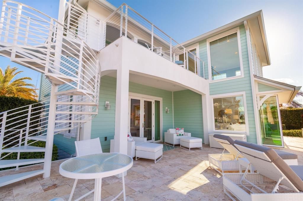 Recently Sold: $3,300,000 (4 beds, 5 baths, 3203 Square Feet)