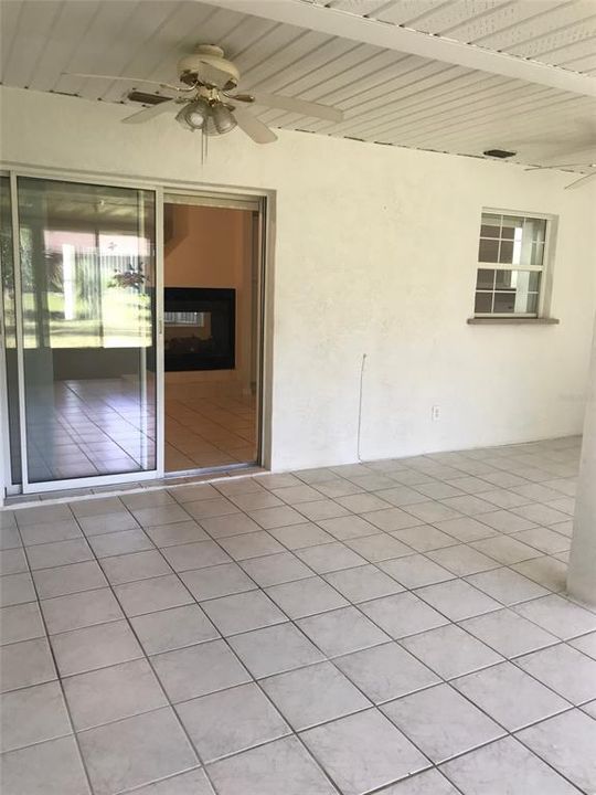 Vendido Recientemente: $300,000 (3 camas, 2 baños, 1574 Pies cuadrados)