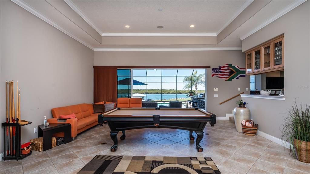 Recently Sold: $3,100,000 (4 beds, 5 baths, 4557 Square Feet)