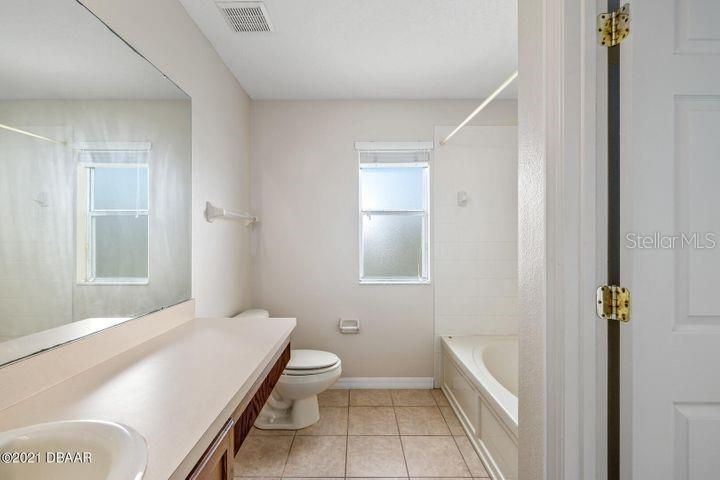 最近租的: $2,250 (4 贝兹, 3 浴室, 1405 平方英尺)