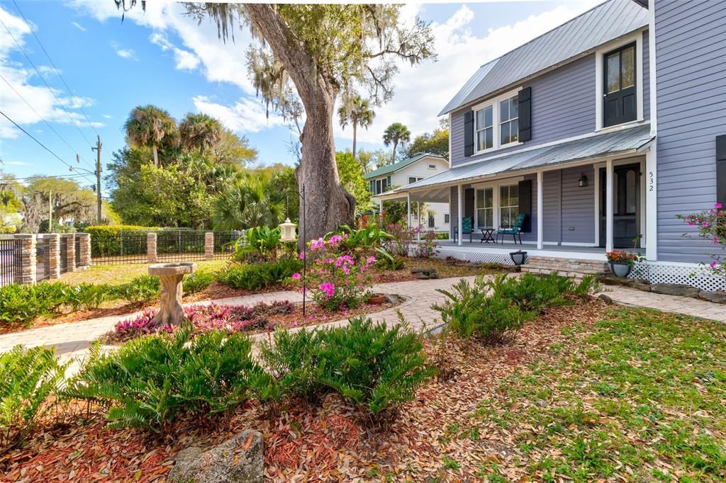 Recently Sold: $899,000 (4 beds, 3 baths, 2410 Square Feet)