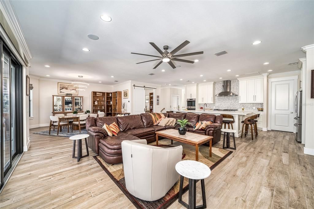 Recently Sold: $2,995,000 (4 beds, 3 baths, 3579 Square Feet)