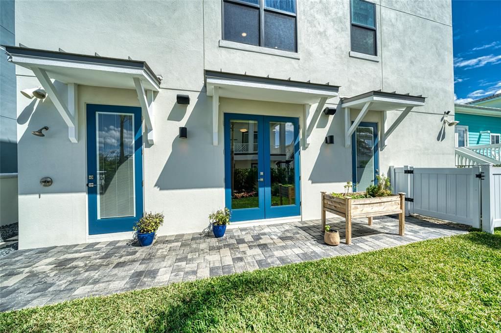 Recently Sold: $2,995,000 (4 beds, 3 baths, 3579 Square Feet)