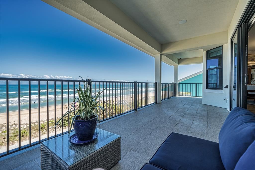 Recently Sold: $2,995,000 (4 beds, 3 baths, 3579 Square Feet)