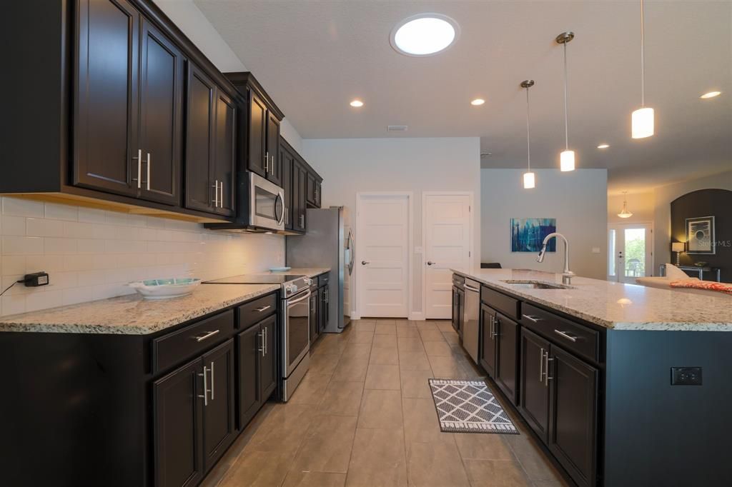 Recently Sold: $585,000 (3 beds, 2 baths, 2233 Square Feet)