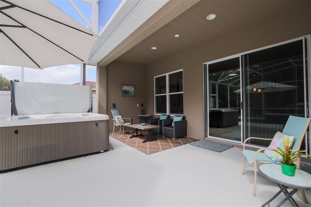 Recently Sold: $585,000 (3 beds, 2 baths, 2233 Square Feet)