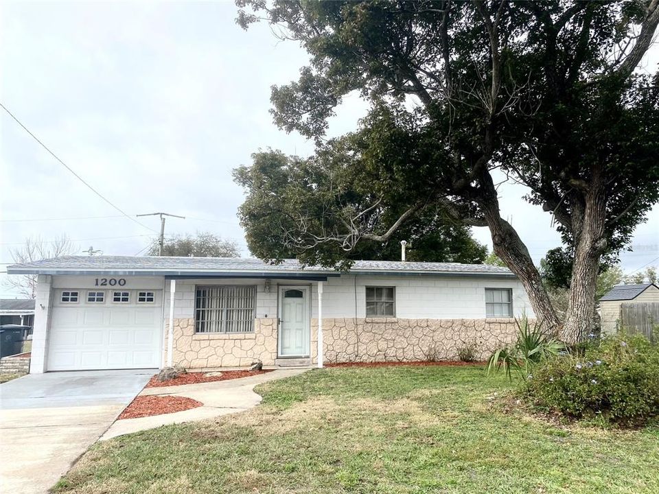 Recently Sold: $182,000 (3 beds, 1 baths, 1168 Square Feet)