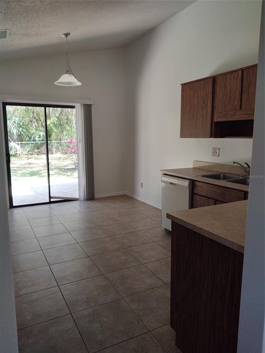 Recently Rented: $1,450 (2 beds, 2 baths, 940 Square Feet)