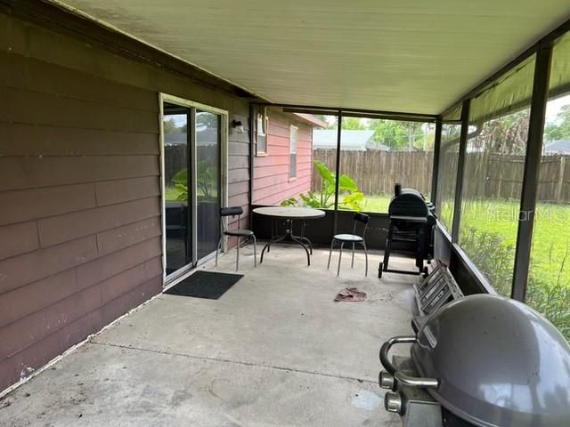 Recently Sold: $220,000 (3 beds, 2 baths, 1410 Square Feet)