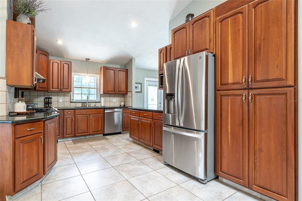 Recently Sold: $649,000 (3 beds, 2 baths, 2427 Square Feet)