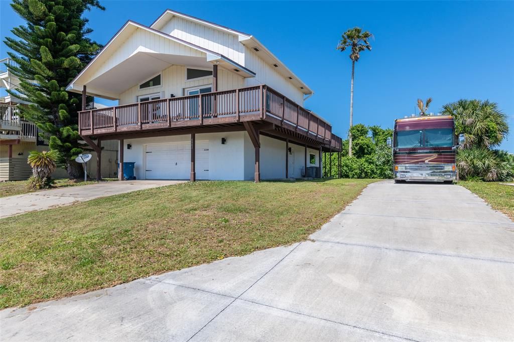 Recently Sold: $875,000 (3 beds, 3 baths, 2538 Square Feet)