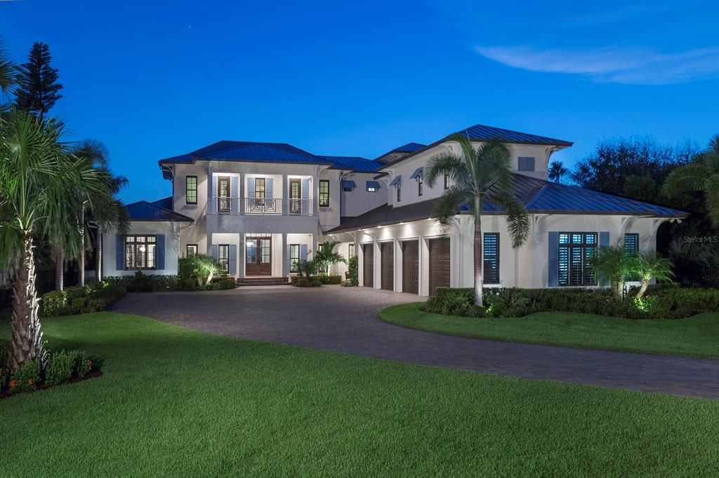 Recently Sold: $7,295,000 (4 beds, 4 baths, 6112 Square Feet)