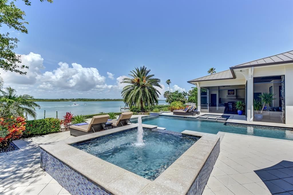 Recently Sold: $7,295,000 (4 beds, 4 baths, 6112 Square Feet)