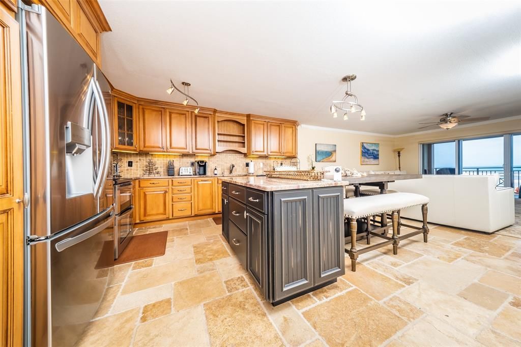 Recently Sold: $1,100,000 (3 beds, 3 baths, 1527 Square Feet)