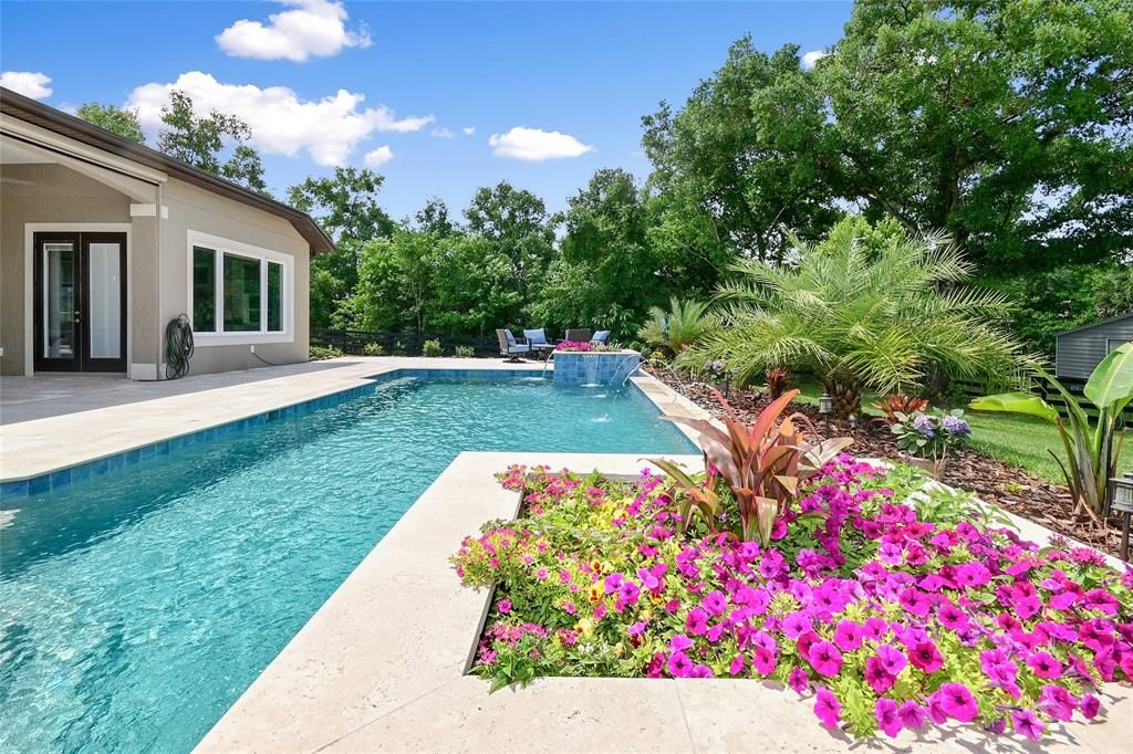 Recently Sold: $1,650,000 (5 beds, 3 baths, 3316 Square Feet)