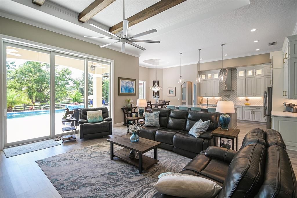 Recently Sold: $1,650,000 (5 beds, 3 baths, 3316 Square Feet)