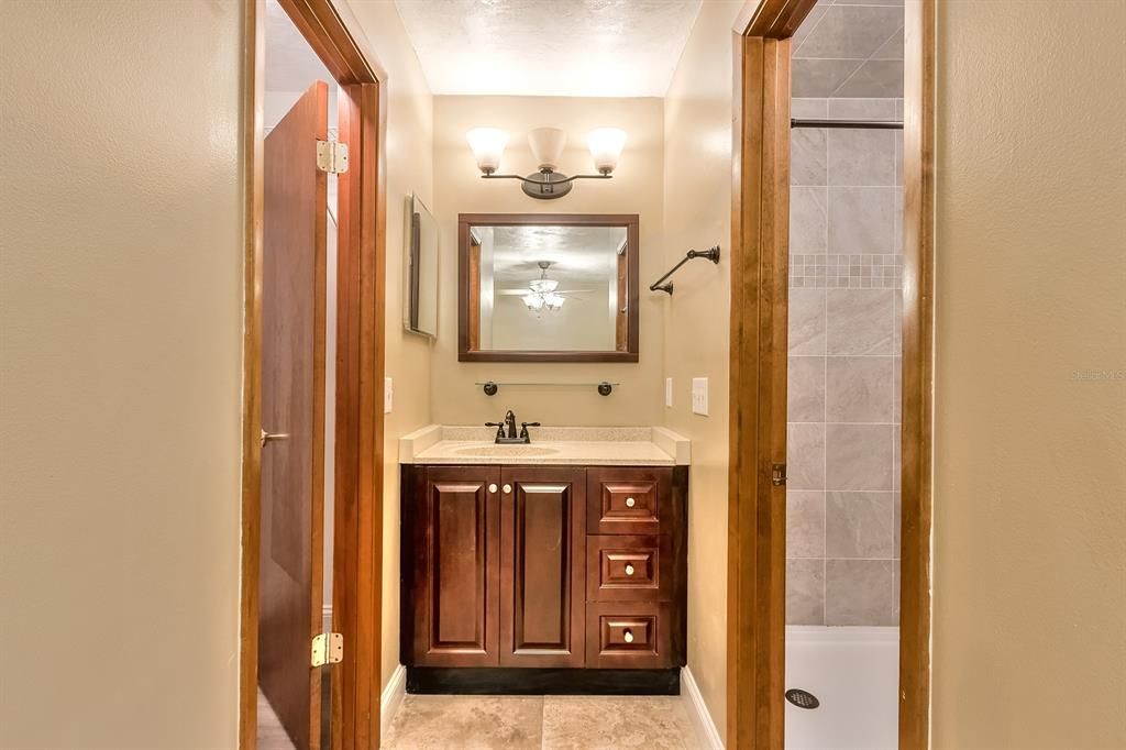 最近租的: $2,000 (3 贝兹, 2 浴室, 1056 平方英尺)