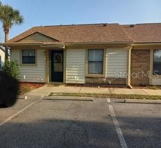 Recently Rented: $1,300 (2 beds, 2 baths, 810 Square Feet)