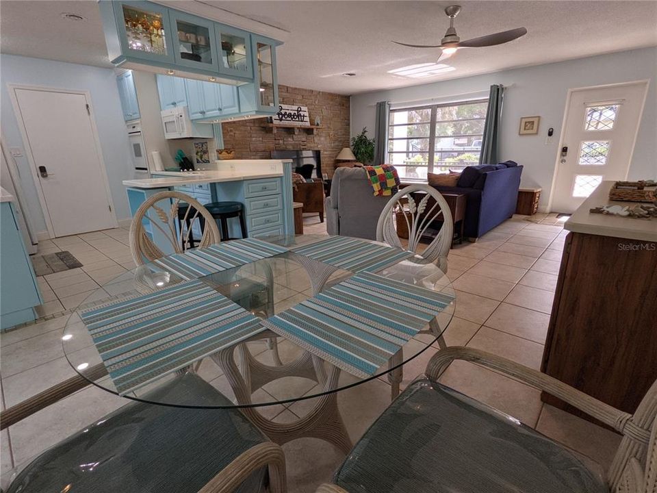 En Renta: $5,500 (5 camas, 4 baños, 2300 Pies cuadrados)