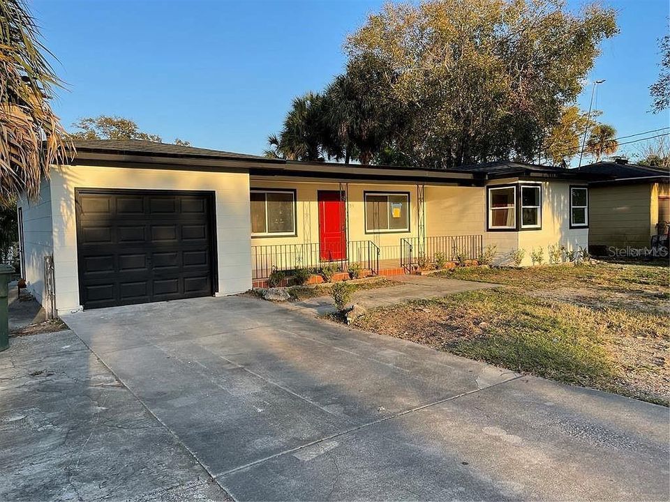 Recently Sold: $238,000 (2 beds, 1 baths, 1069 Square Feet)
