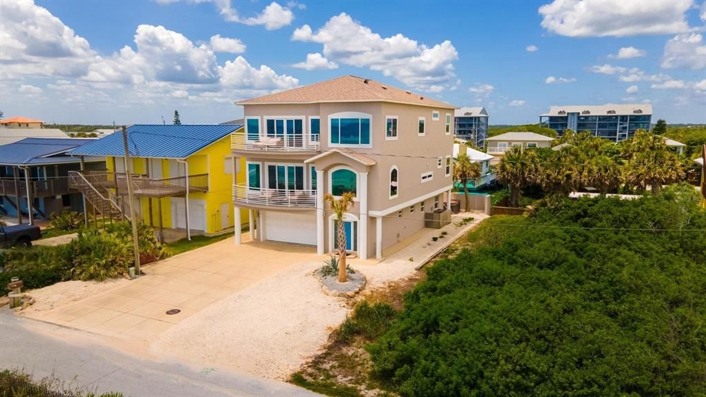 Recently Sold: $2,750,000 (7 beds, 4 baths, 4375 Square Feet)