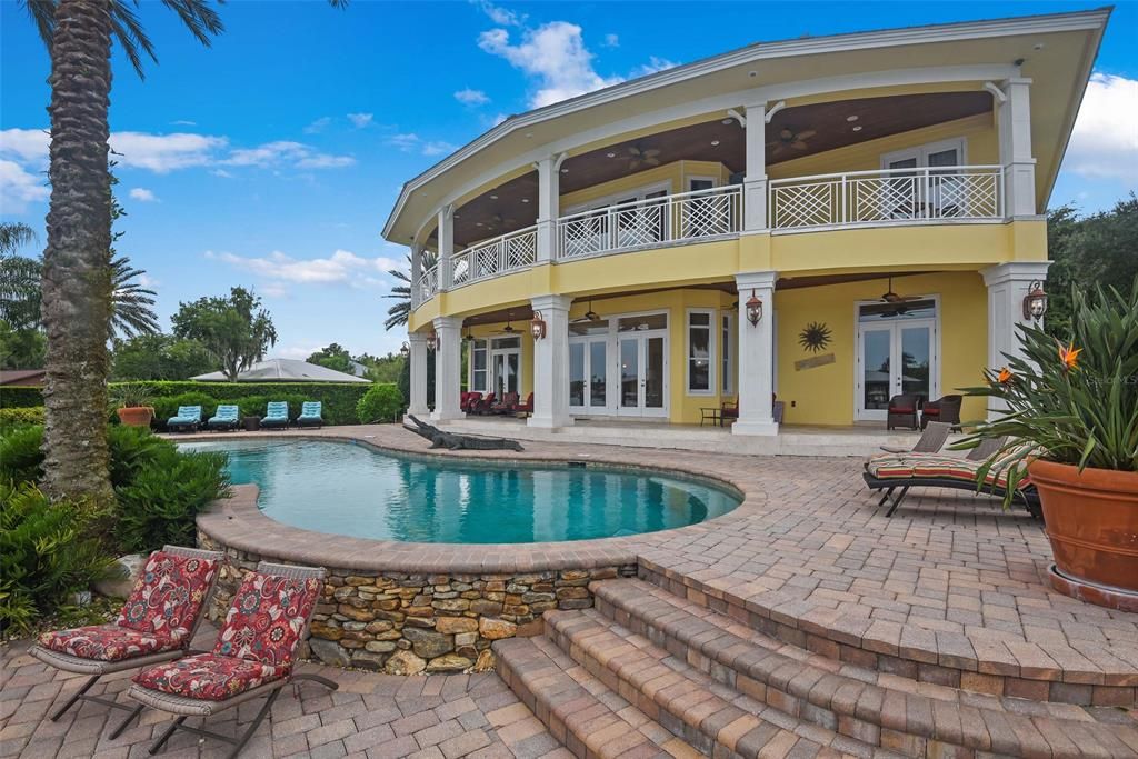 Recently Sold: $1,995,000 (6 beds, 4 baths, 4287 Square Feet)