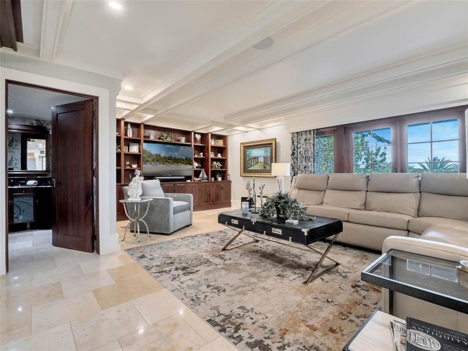 Recently Sold: $7,950,000 (6 beds, 5 baths, 6126 Square Feet)