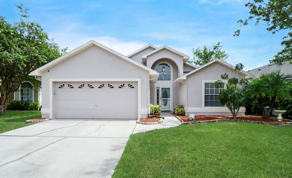 Recently Sold: $375,000 (3 beds, 2 baths, 1305 Square Feet)