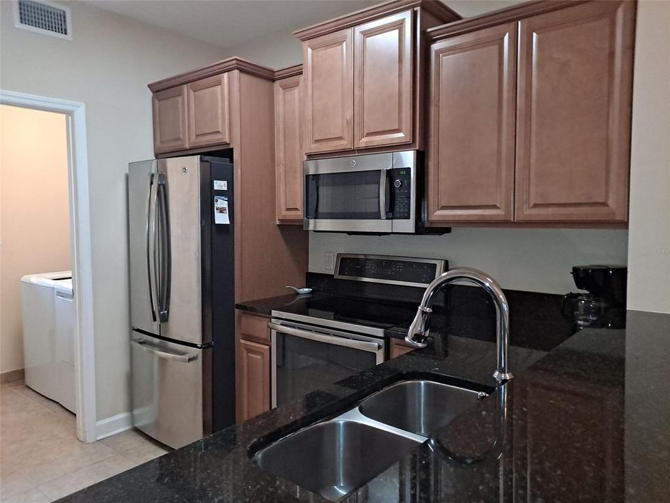 Recently Rented: $2,200 (2 beds, 2 baths, 892 Square Feet)