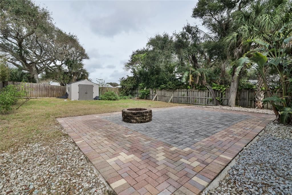 Active With Contract: $729,900 (5 beds, 3 baths, 2372 Square Feet)