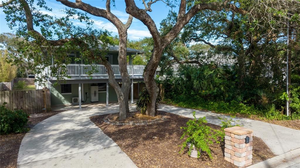 Front Of Home With Circular Driveway