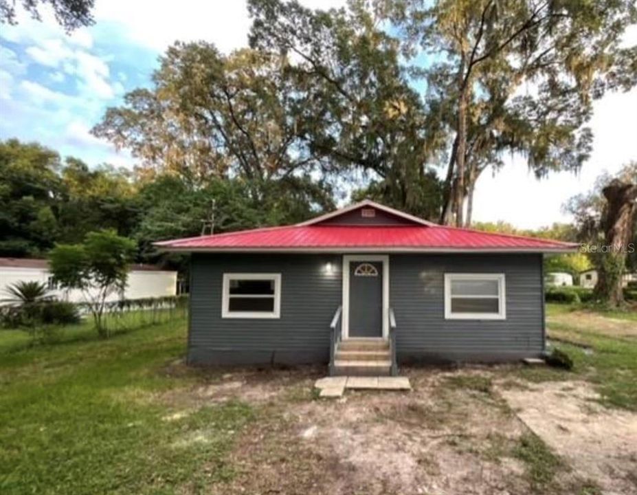 Recently Sold: $182,000 (3 beds, 1 baths, 960 Square Feet)