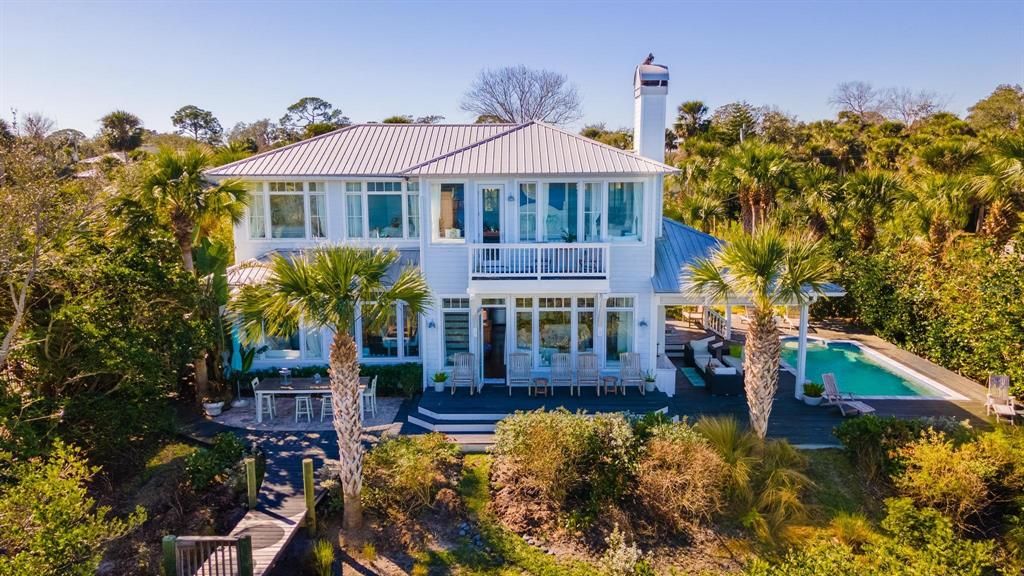 Recently Sold: $2,790,000 (4 beds, 3 baths, 2525 Square Feet)