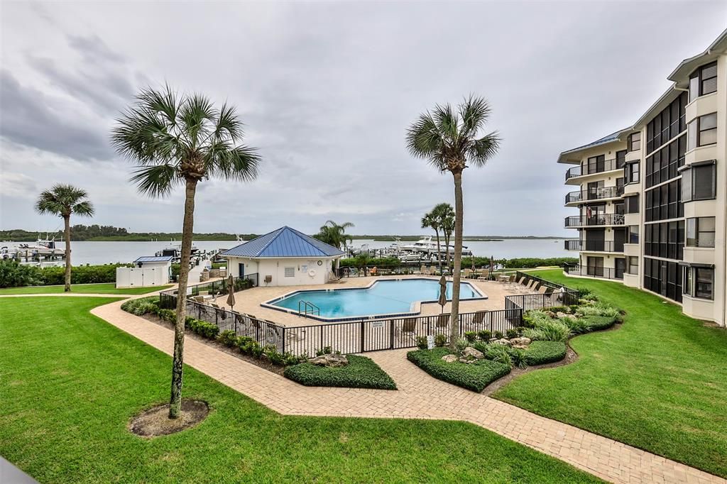 Recently Sold: $910,000 (3 beds, 2 baths, 1660 Square Feet)