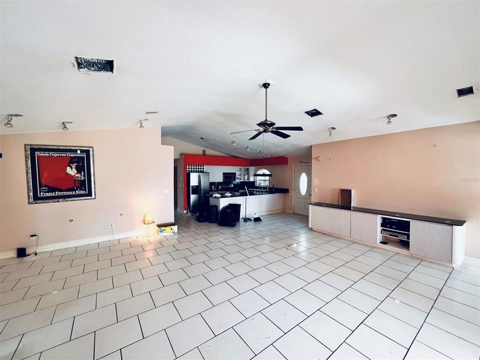 Recently Sold: $1,800,000 (3 beds, 3 baths, 2684 Square Feet)