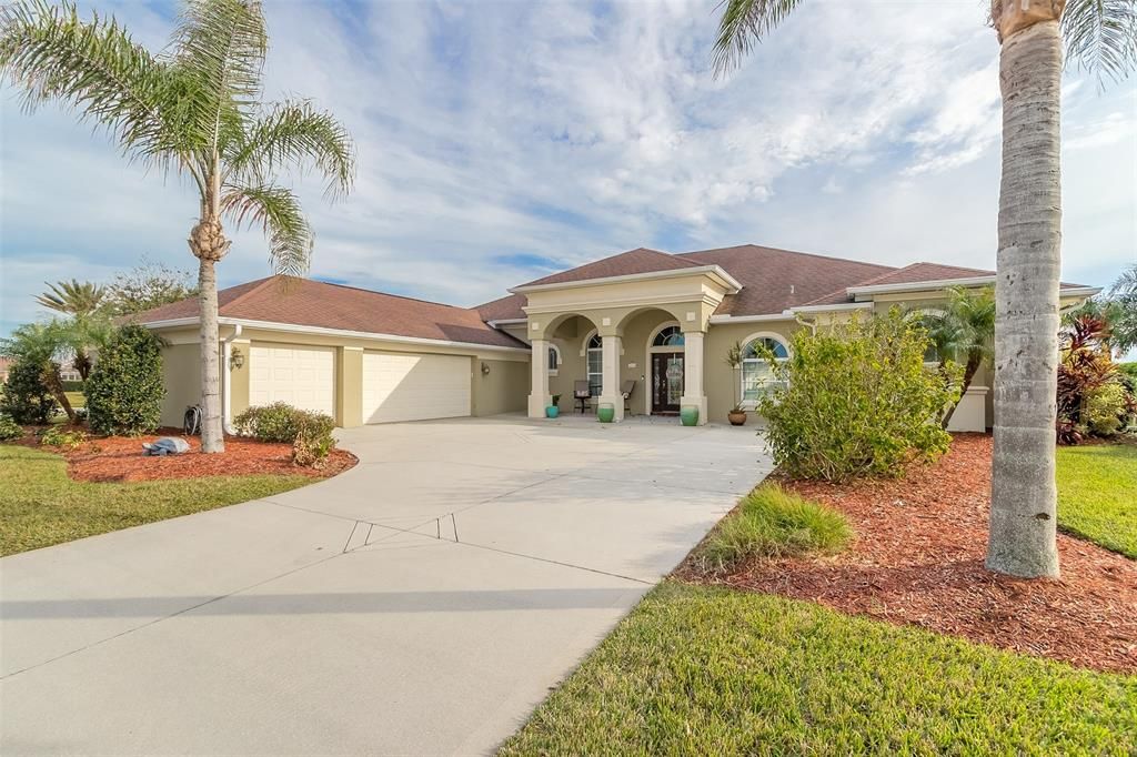 Recently Sold: $899,900 (4 beds, 4 baths, 3202 Square Feet)